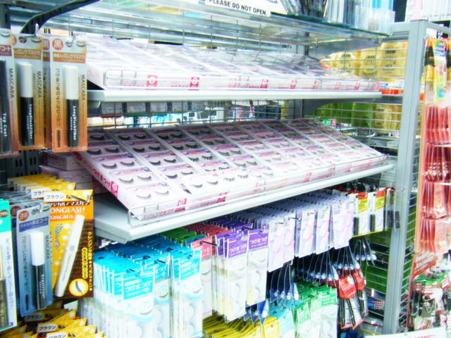 [Inside+Daiso+Japan+5.JPG]