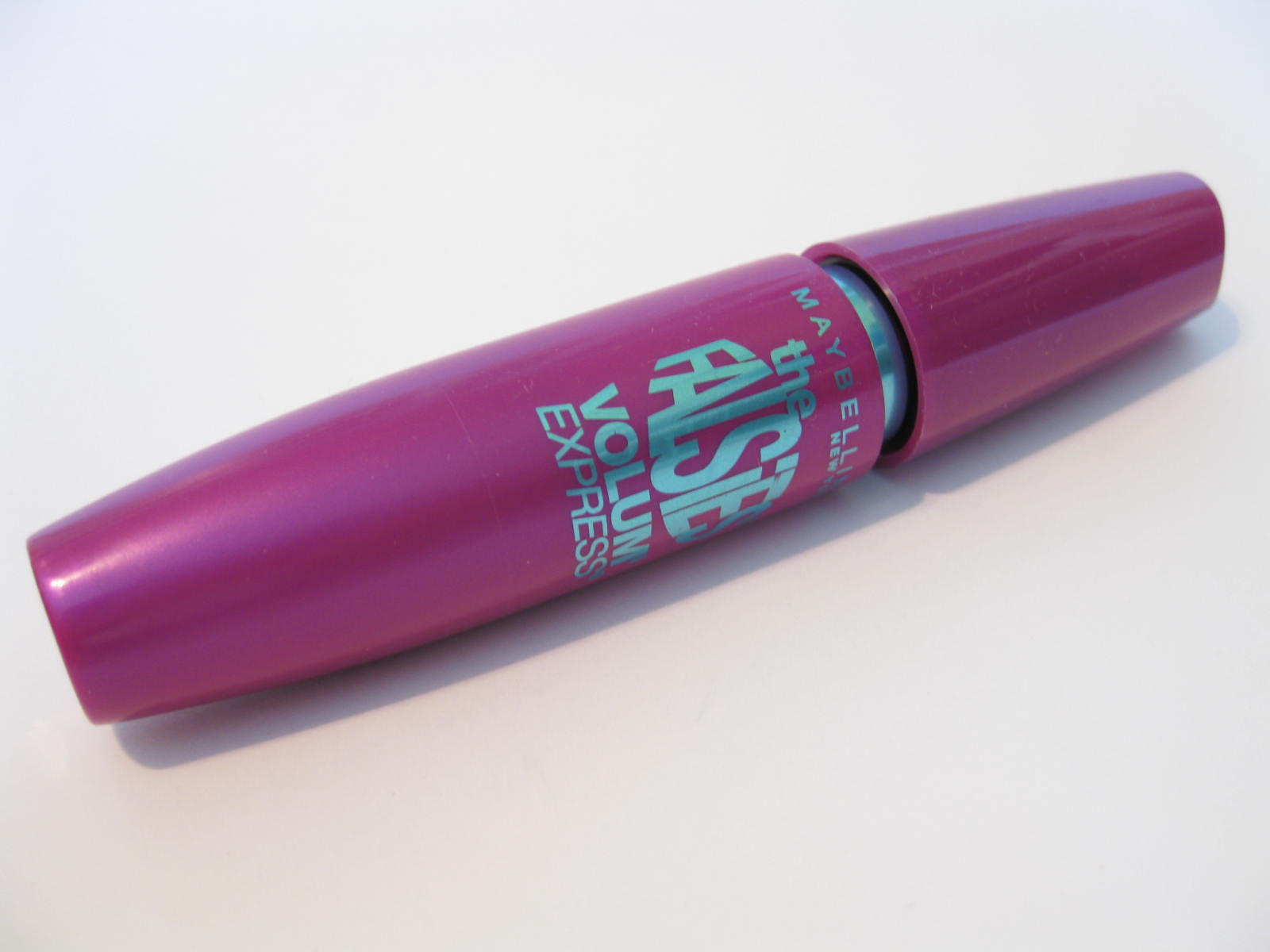 Kalifornia Love Maybelline The Falsies Volum' Express Mascara