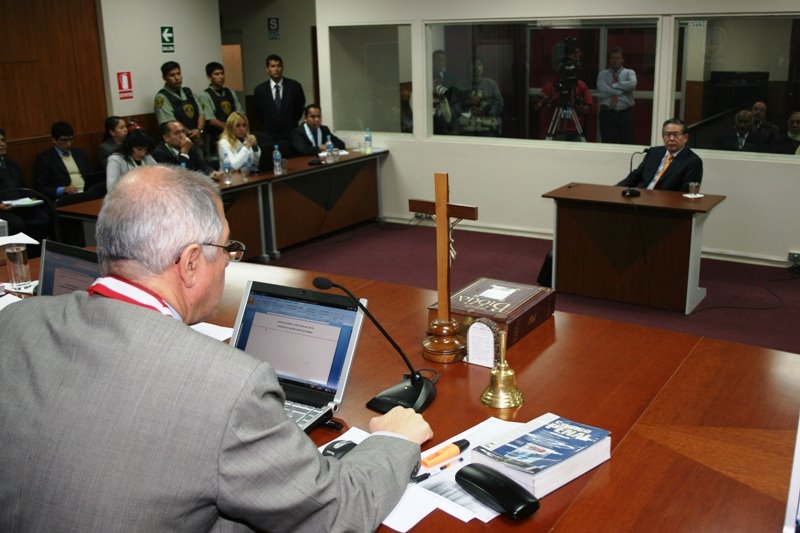 [JUICIO+A+FUJIMORI+1.++28-04-08+021.jpg]