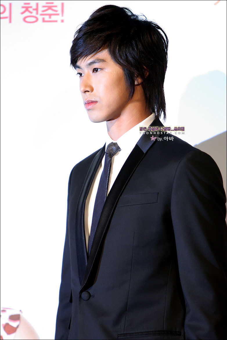 [53113999200909061756492923305154977_000.jpg]