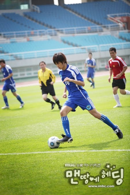 [53113999200909091522342785438180207_000.jpg]