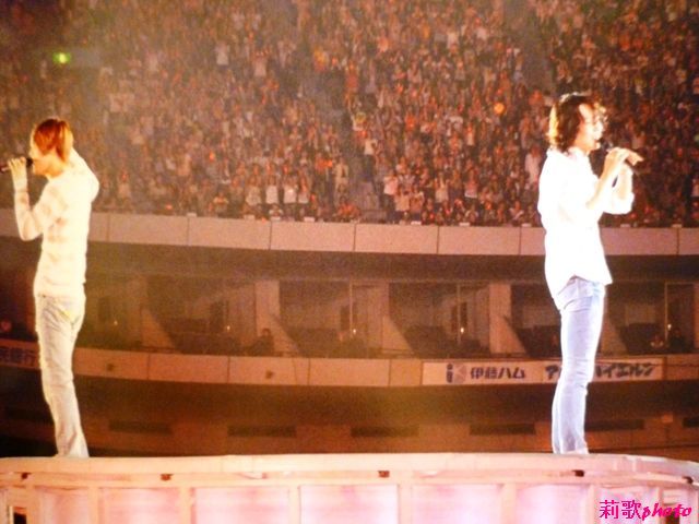 [53113999200909131750217503435353245_003.jpg]