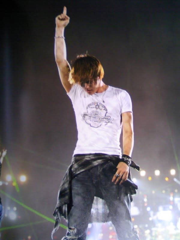 [53113999200909131752209186327306497_003.jpg]