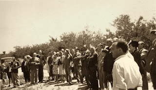 Fernando Pozzo inaugurando el monolito en homenaje a Hudson