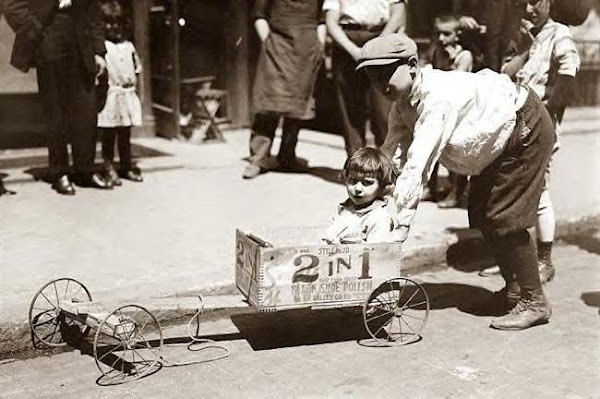 Soap Box Derby on a New York street. Circa 1918