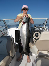 25LBS  SALMON CAUGHT BY COLLEEN S. IN WELLINGTON ONTARIO JULY 2008