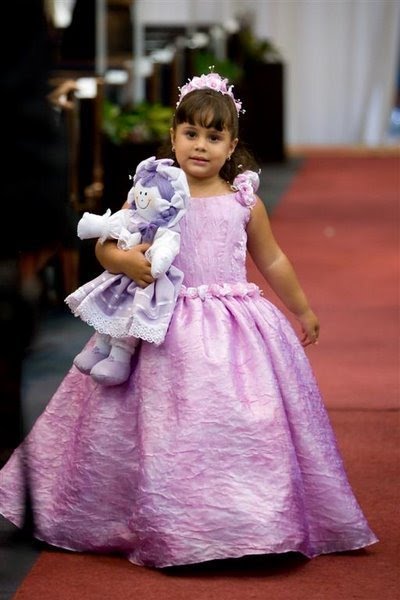 Dicas de Como escolher a roupa das daminhas de honra? Dicas de Como escolher a roupa das daminhas de honra?