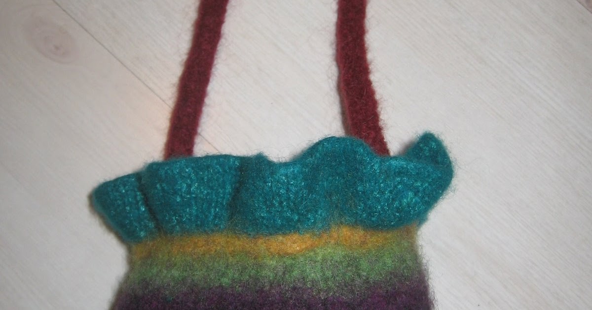 JAG Walden Knits: Noro Ruffle Felted Bag Pattern