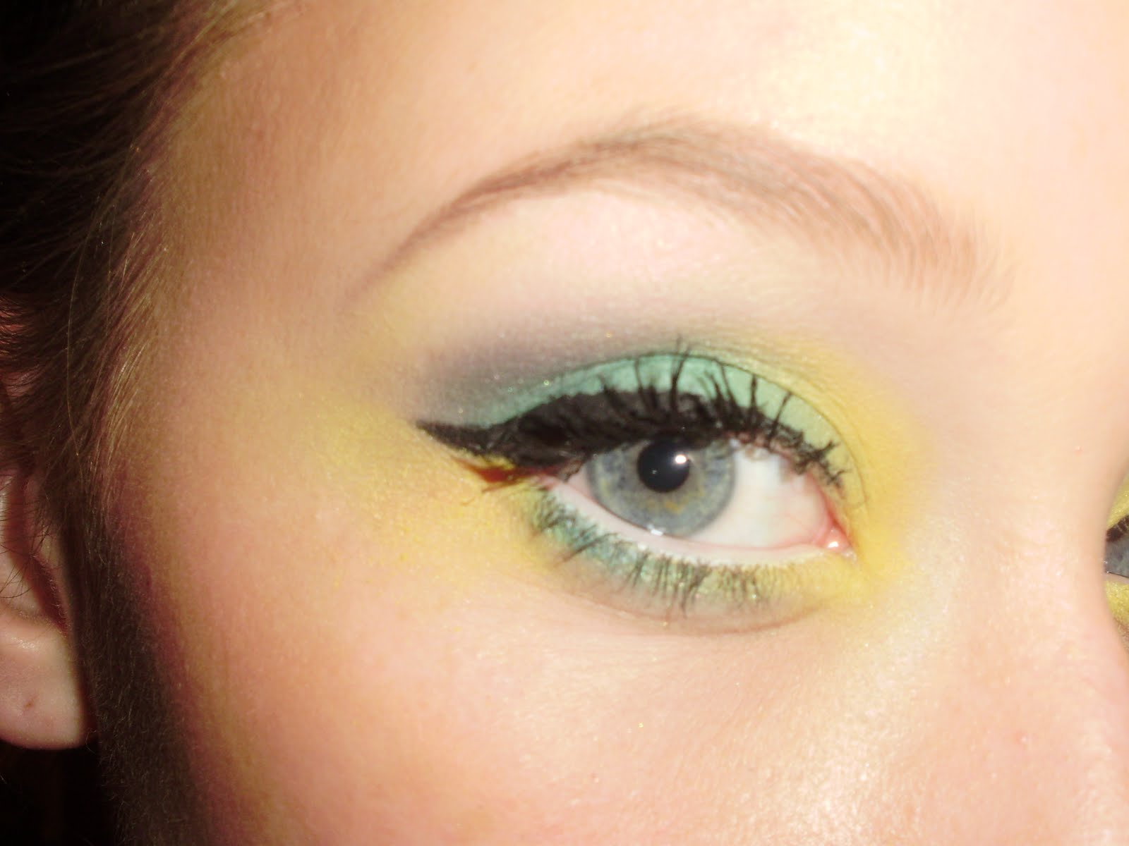 Beauty By Julia Teal and Yellow EyesEnhance Brown Eyes