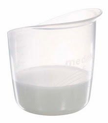 medela baby cup feeder
