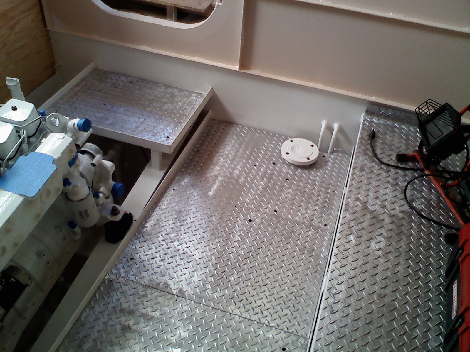 Building Koloa (Kama Hele) Engine room deckplates