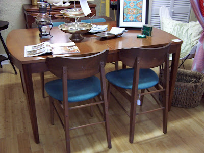Site Blogspot  Caster Chairs Dining on Dining Table With Three Leaves 495 And Set Of Four Mid Century Chairs