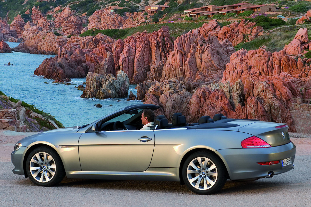 [Carscoop_08BMW6_008.JPG]
