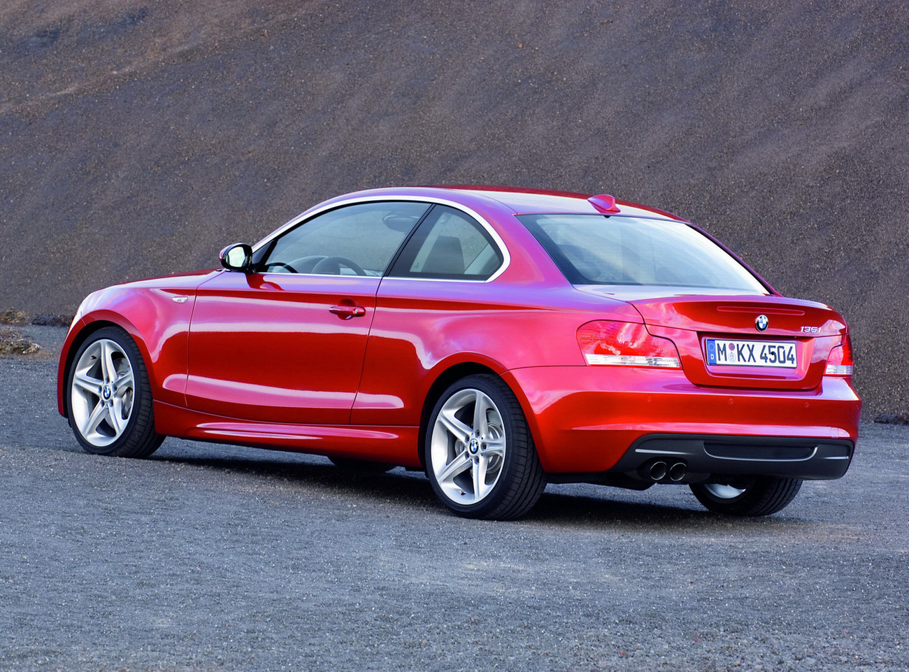 [Carscoop_BMW_1Coupe_24.JPG]
