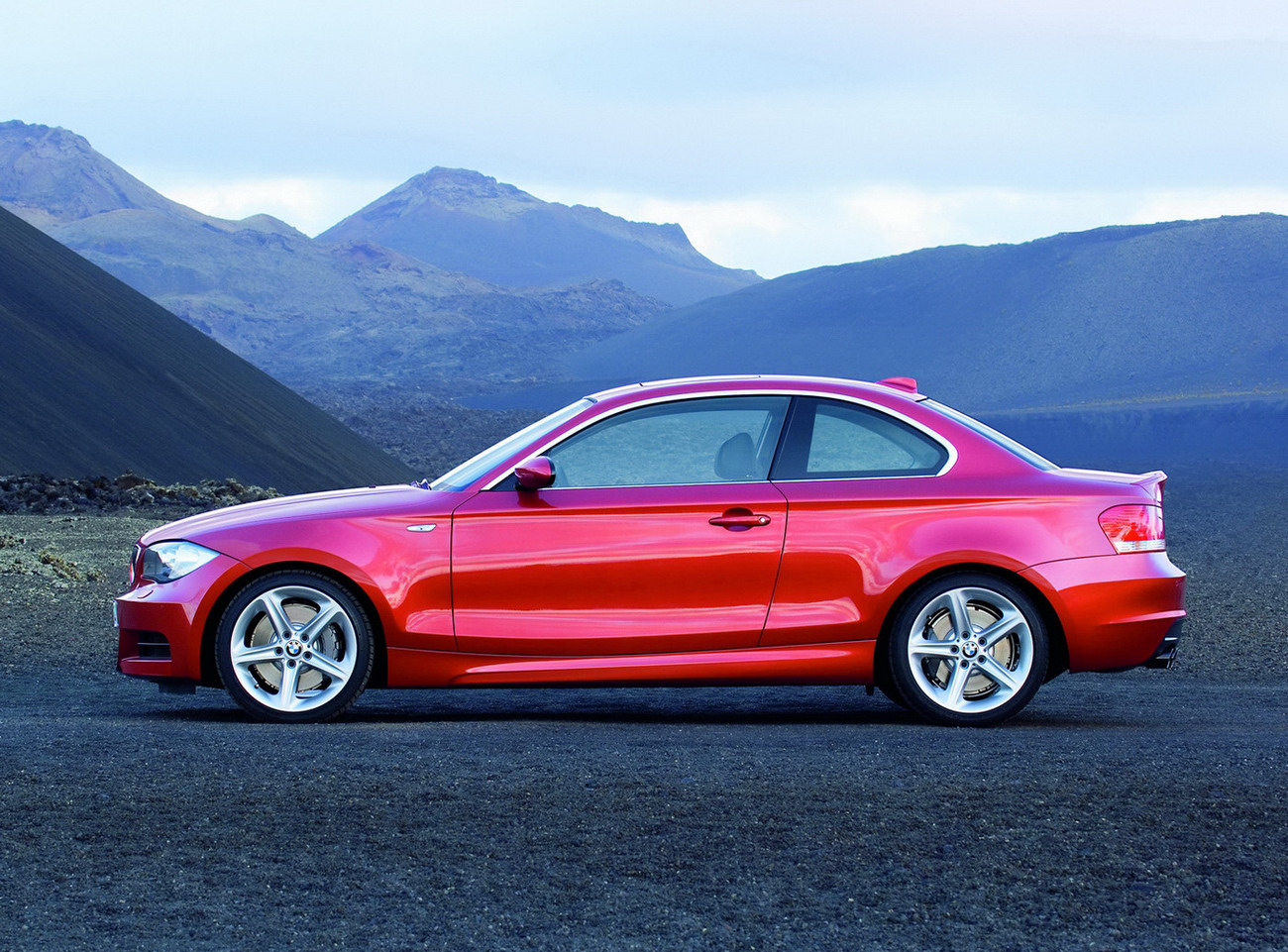 [Carscoop_BMW_1Coupe_4.JPG]