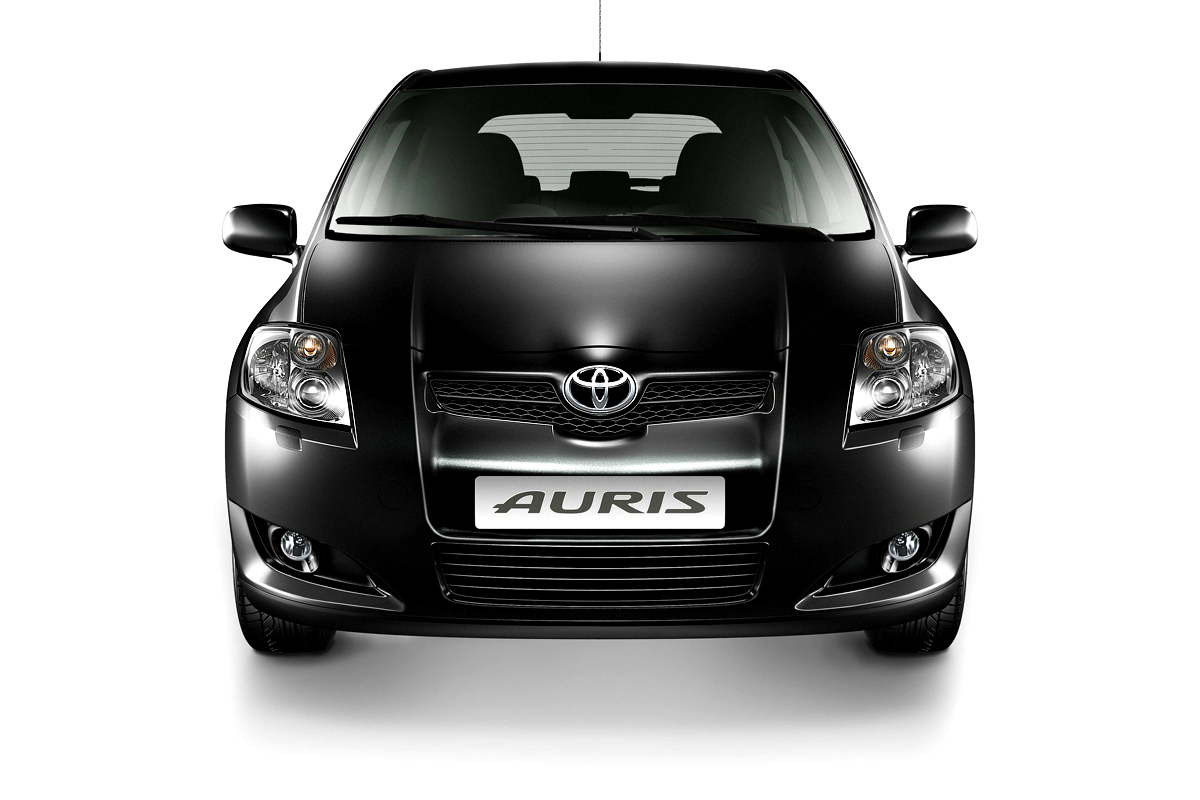 [Carscoop_Auris3d_6.jpg]