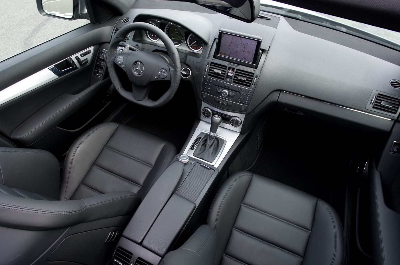 [Carscoop_C63AMG_16.jpg]