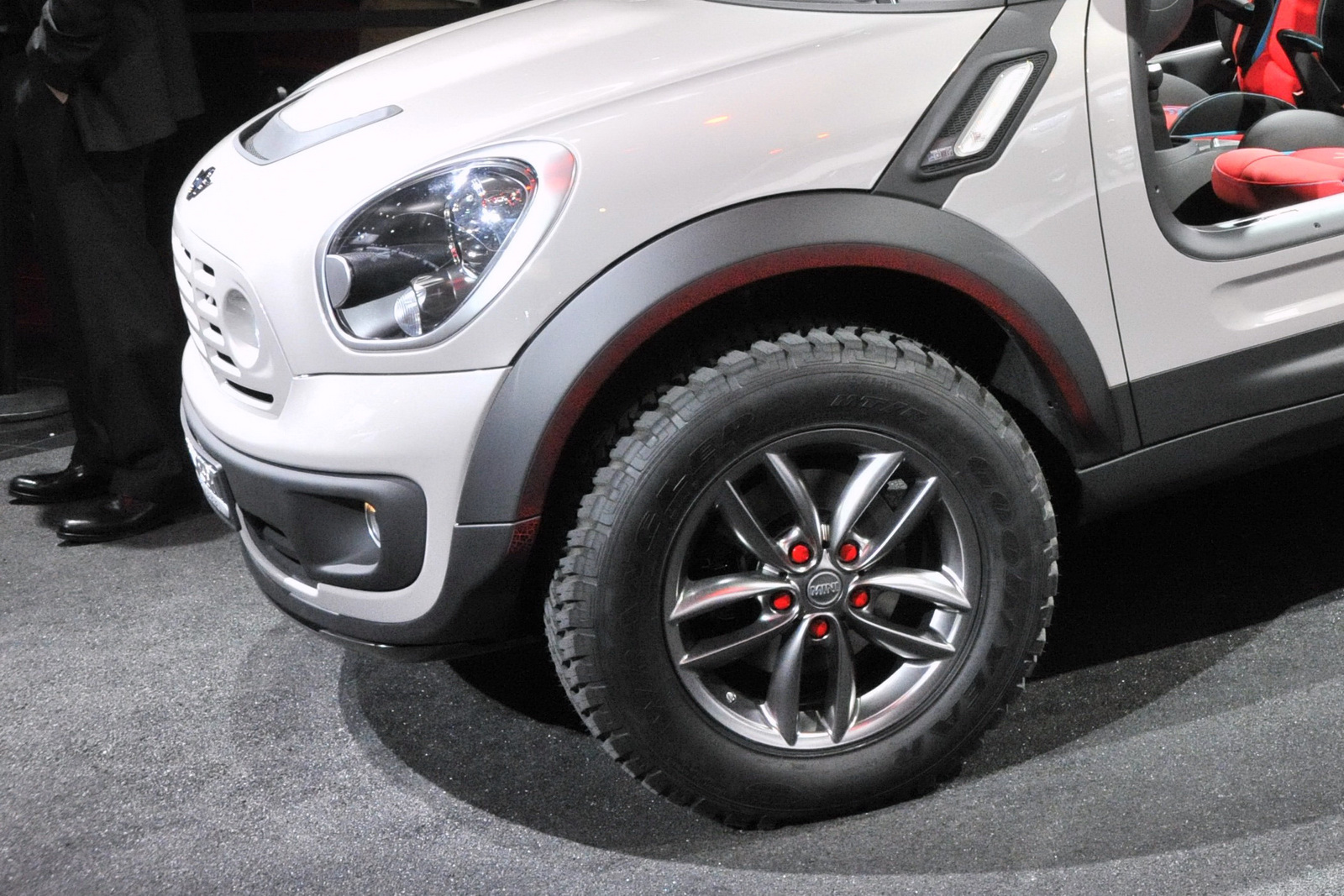 [MINI-Beachcomber-Concept-12.JPG]