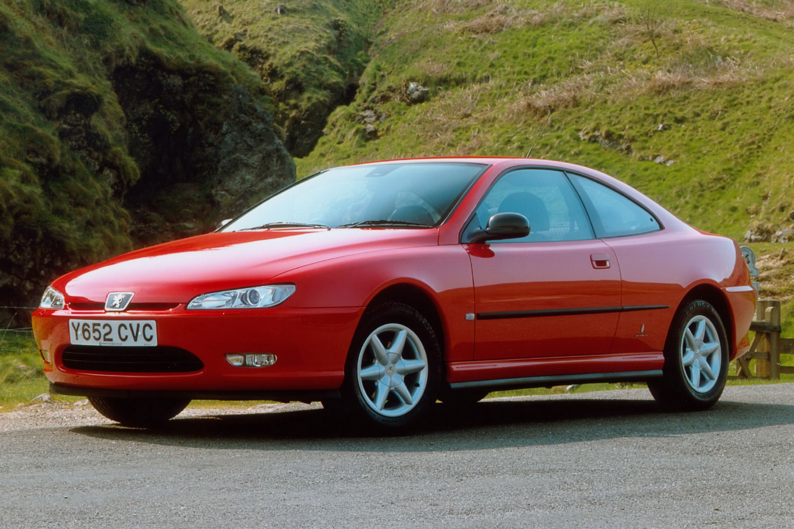 Peugeot 406 Coupe carscoop peugeot 406 coup 233 club celebrates three Peugeot 406 Coupe carscoop peugeot 406 coup 233 club celebrates three