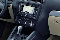 2011-Volkswagen-Jetta-14.jpg