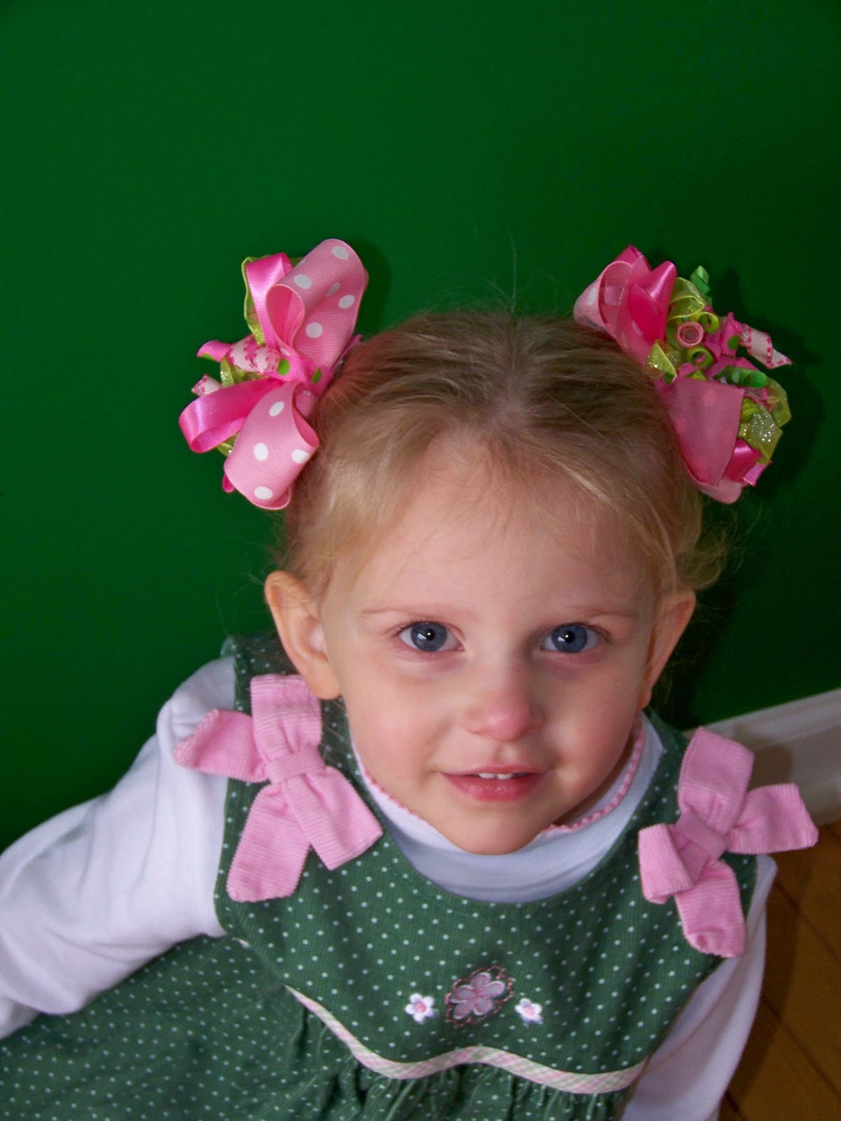Peachy Green Crafts Little girl hair Bows