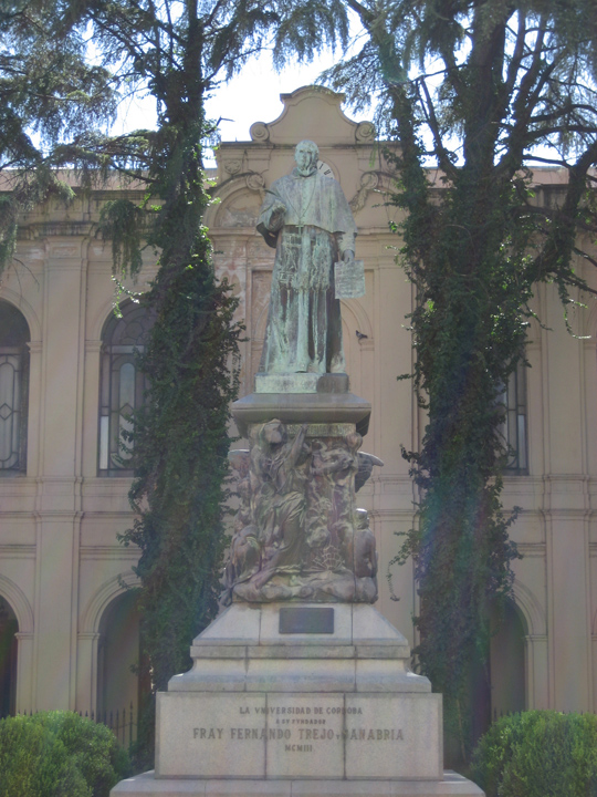 [statue.JPG]