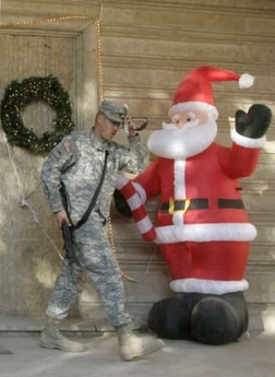 [Santa+in+Iraq.jpg]