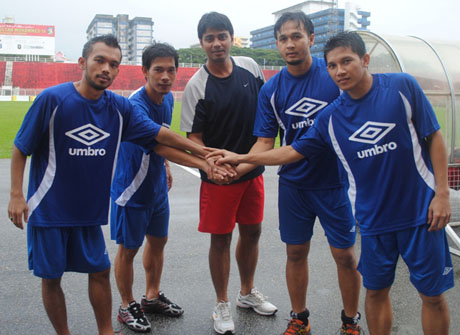 Muka baru Red Warrios Bersemangat semasa latihan pertama mereka)