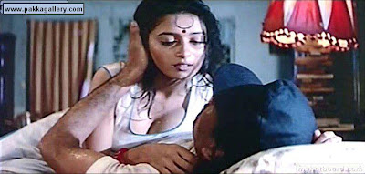 10 Hot Moments of Wet Bollywood