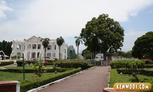 Intriguing Ipoh: Railway Station & Town Hall – kenwooi.com