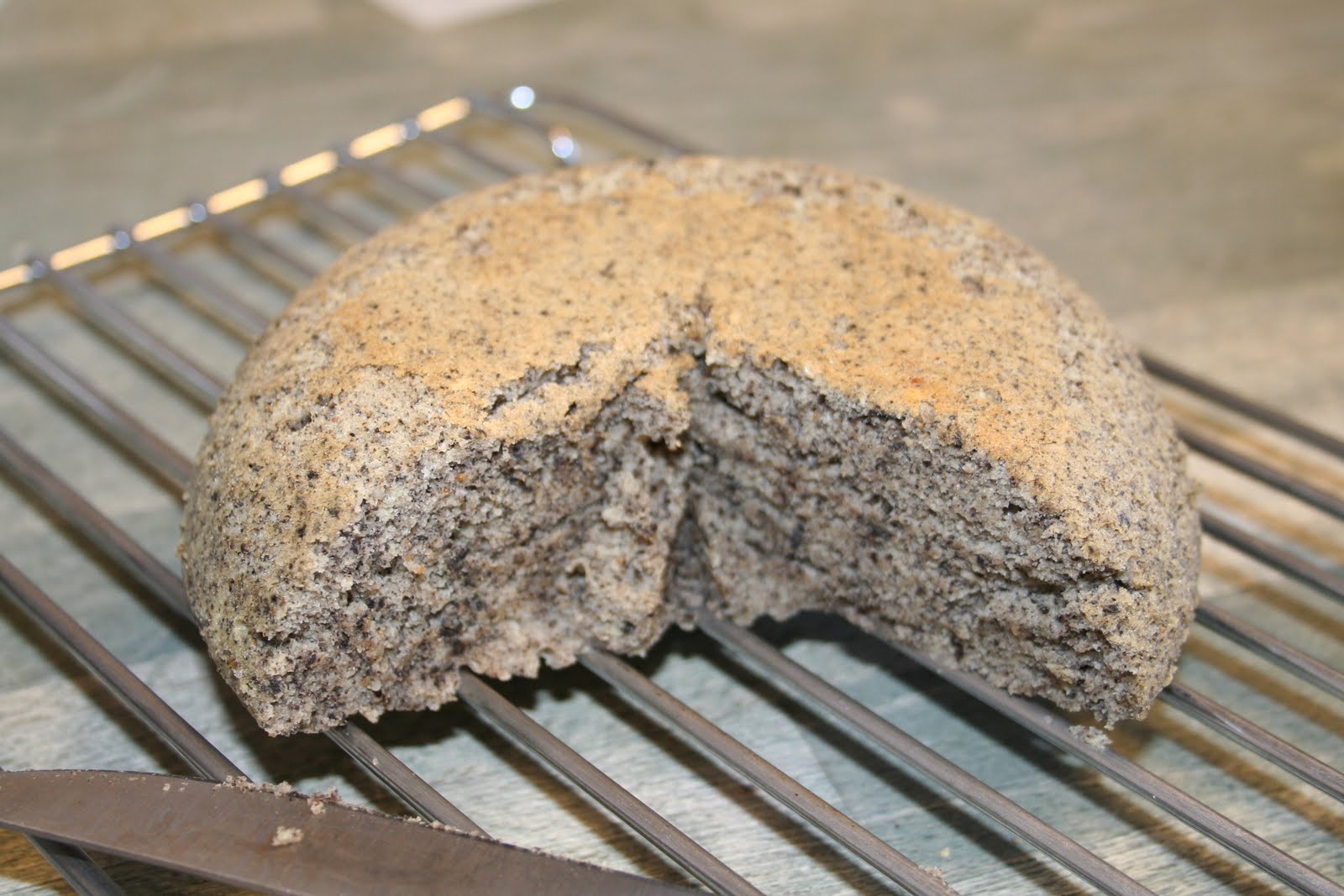 mortadella makes Zojirushi rice cooker Black Sesame Cake