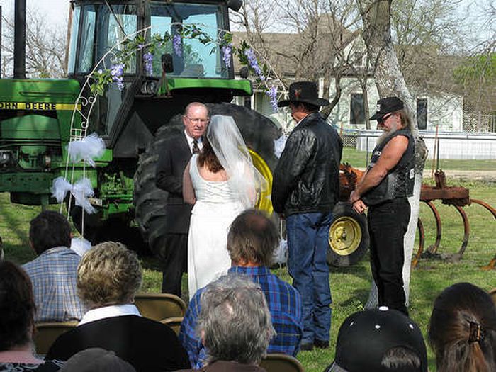 [funny_wedding_pictures_65.jpg]