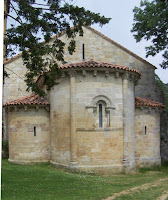 Cangas de Onís, iglesia de San Pedro de Villanueva, ábside