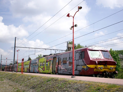 Whole train graffiti painting