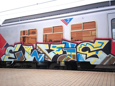 graffiti ELVIS CHOC FARS CNN