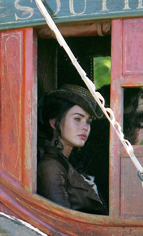 [jonah-hex-megan-fox-close-up.jpg]