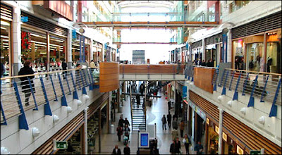 La galerie Auchan à Luxembourg (Kirchberg), l'un des complexes commerciaux les plus fréquentés du pays. Document Auchan.