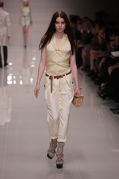 [Burberry3_Spring2010.jpg]