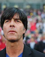 Sweater Biru Loew yang Membawa Keberuntungan Tim Jerman