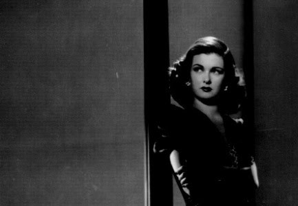 the femme fatale in film noir In the context of nineteenth-century victorinoir and close readings of original- cycle film noir, julie grossman argues that the presence of the femme fatale figure. the femme fatale in film noir In the context of nineteenth-century victorinoir and close readings of original- cycle film noir, julie grossman argues that the presence of the femme fatale figure.