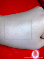 Etude House Precious Mineral BB Compact in Sheer Glowing Skin hand swatch