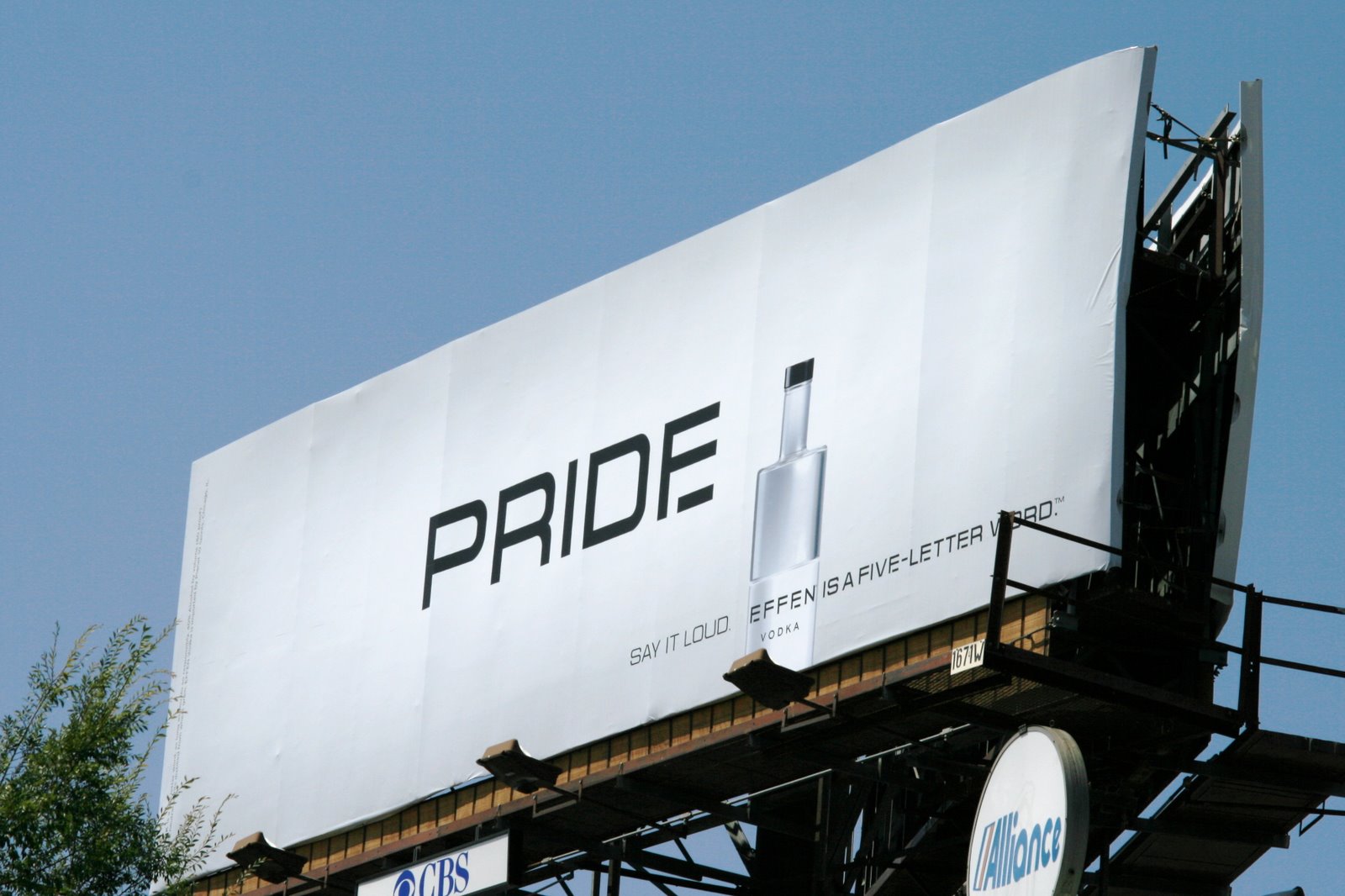 [West+Hollywood+Pride+2008+-+Pride+Effen+vodka+billboard.JPG]