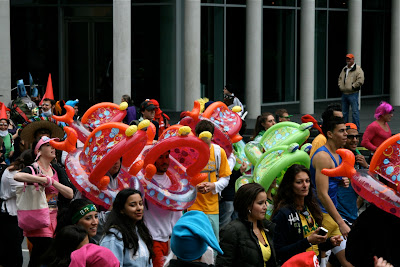 Pool inflatables Bay to Breakers 2010