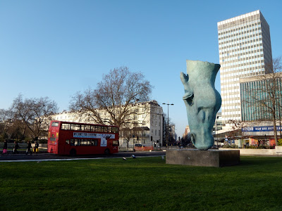 Horse Head statue by Nic Fiddian-Green