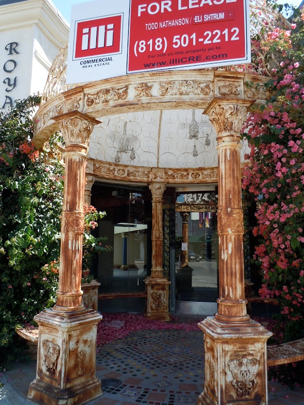 Rusty cupid arch Studio City