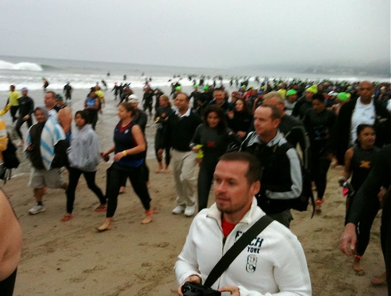 Paprazzi follow Teri Hatcher Zuma Beach Sep 2010