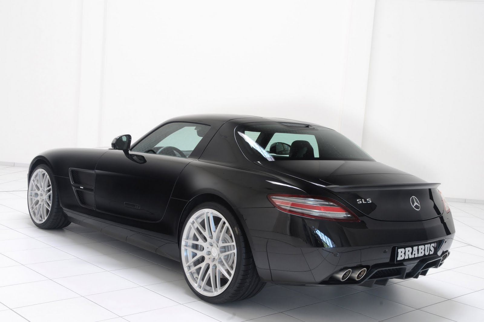 http://4.bp.blogspot.com/_GIlsuSZq_VM/THUxqccX_-I/AAAAAAAAk24/zmaxGgcGfEQ/s1600/BRABUS+Mercedes-Benz+SLS+AMG+1.jpg