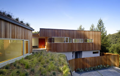 Modern Hillside House Rules the Hills