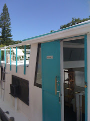 house boat hotel