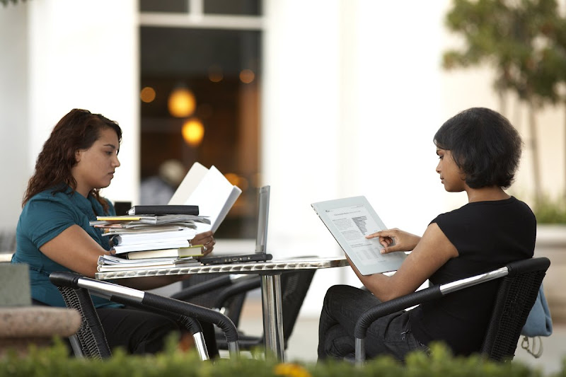 PlasticLogic Electronic Reading Device